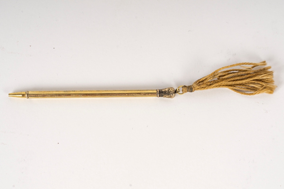 An Enamel Ball Book, Late 19th Century -photo-2