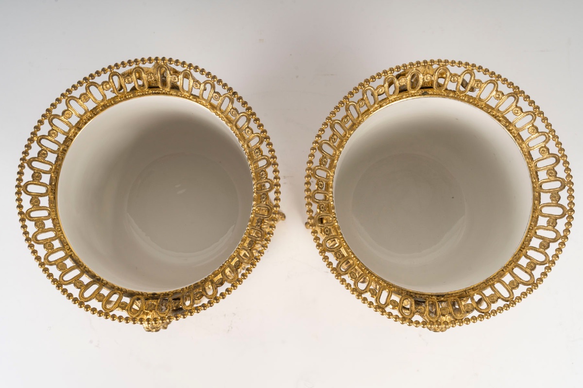 A Pair Of Porcelain Plant Pots, Late 19th Century -photo-4