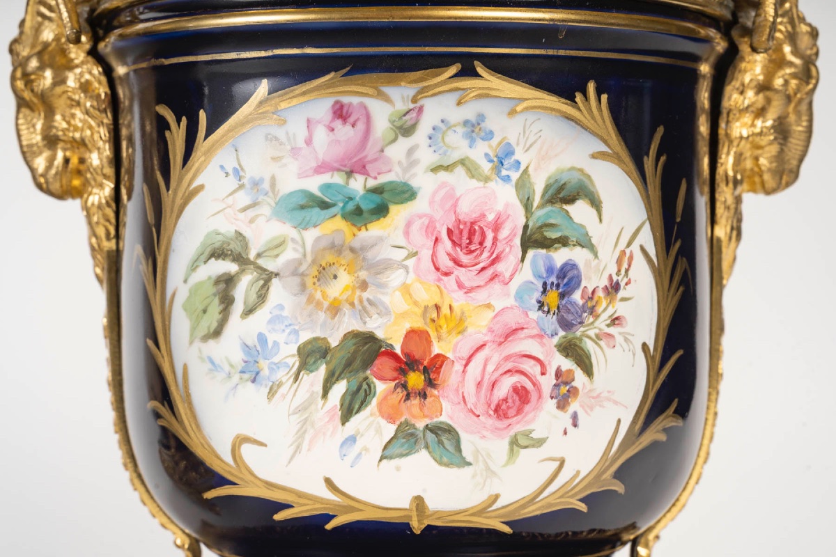 A Pair Of Porcelain Plant Pots, Late 19th Century -photo-6