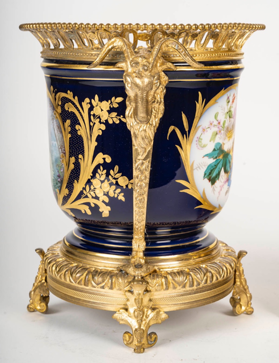 A Pair Of Porcelain Plant Pots, Late 19th Century -photo-7