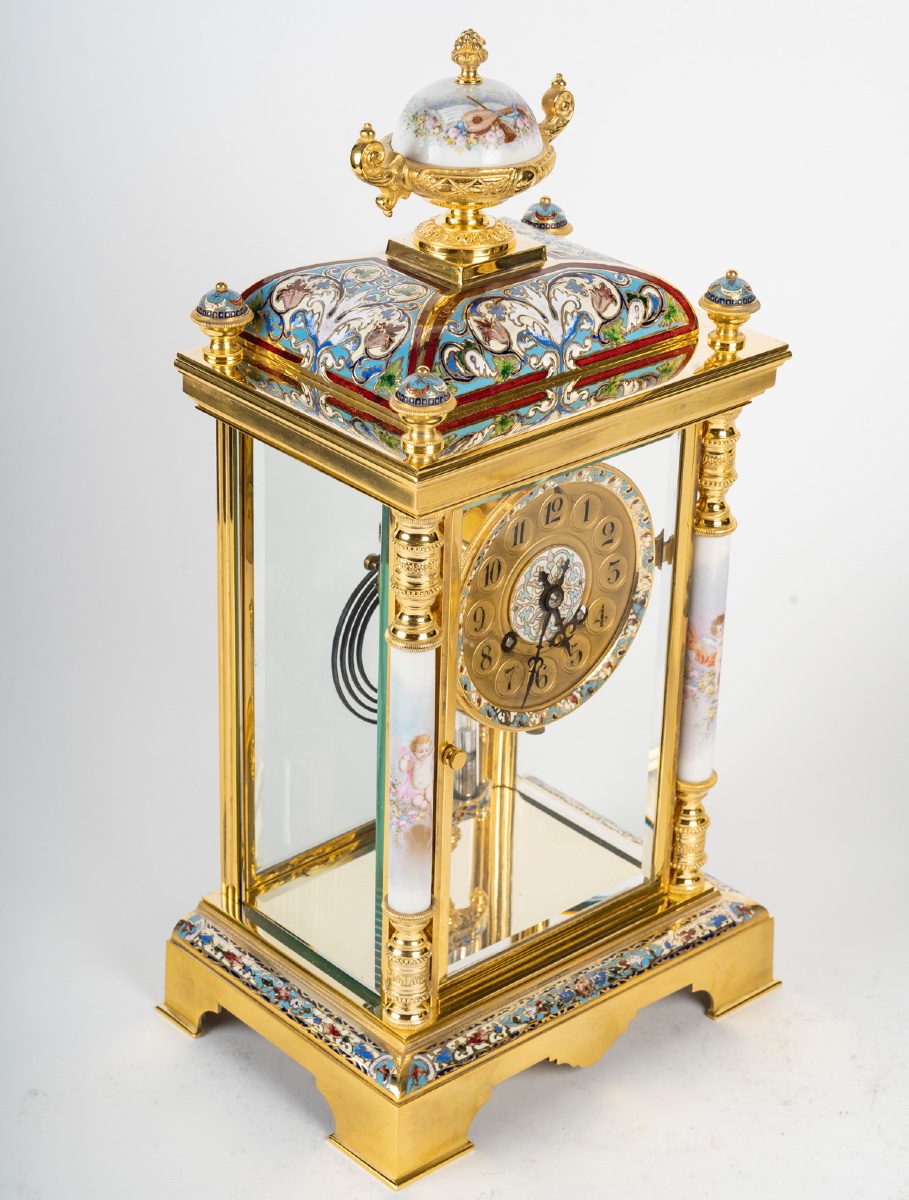 Une Garniture De Cheminée En Porcelaine, Bronze Doré Et émail Cloisonné, Fin XIXème Siècle-photo-2