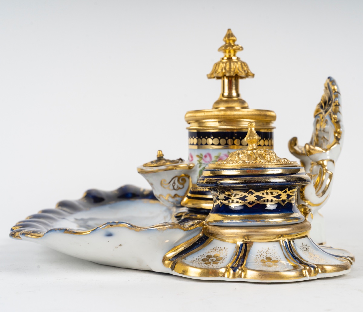 A Porcelain And Gilt Bronze Inkwell, Late 19th Century -photo-1