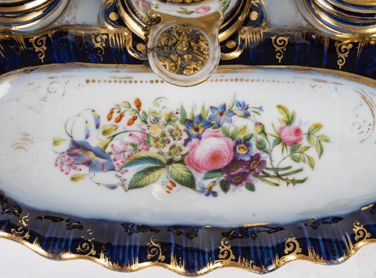 A Porcelain And Gilt Bronze Inkwell, Late 19th Century -photo-4