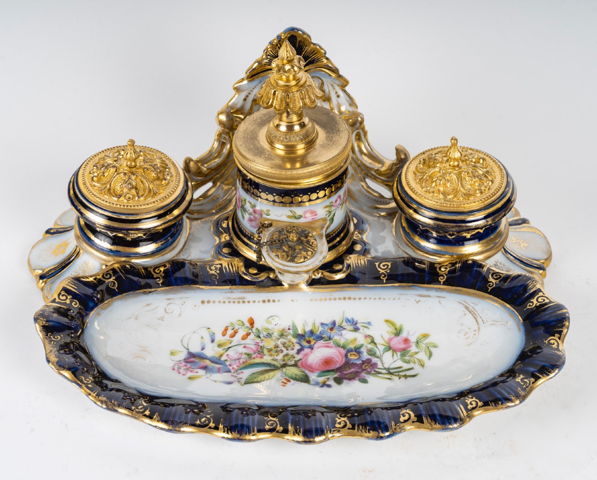 A Porcelain And Gilt Bronze Inkwell, Late 19th Century -photo-8