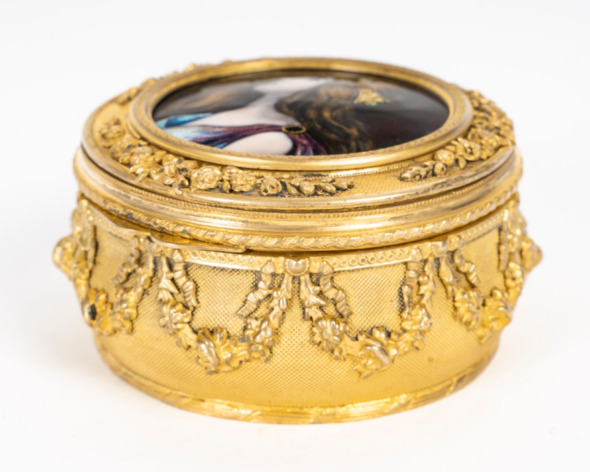 Un coffret  à bijoux - poudrier  en bronze et plaque en émail de Limoges, début XXème siècle -photo-1
