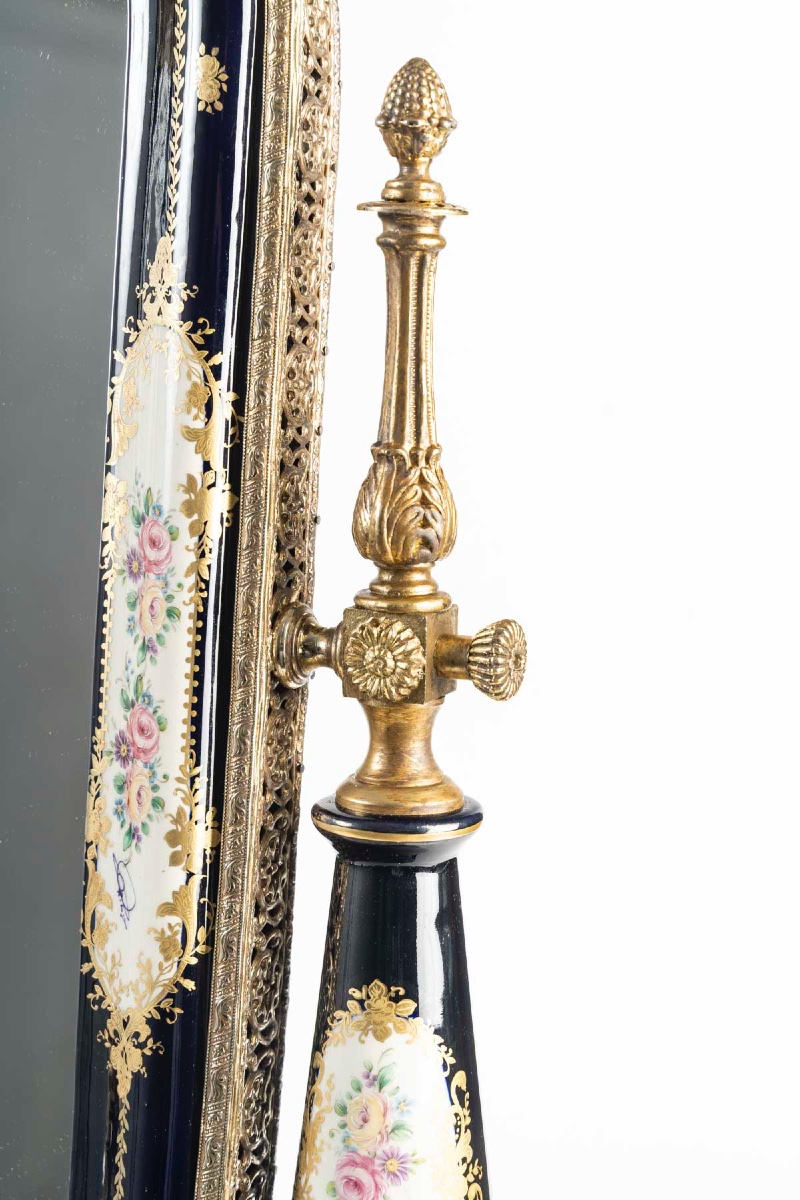 Un miroir de table en porcelaine, début XX siècle -photo-4