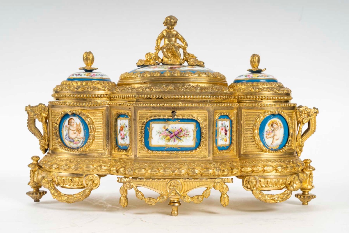 Un coffret à bijoux en bronze doré et porcelaine, fin XIXème siècle -photo-2