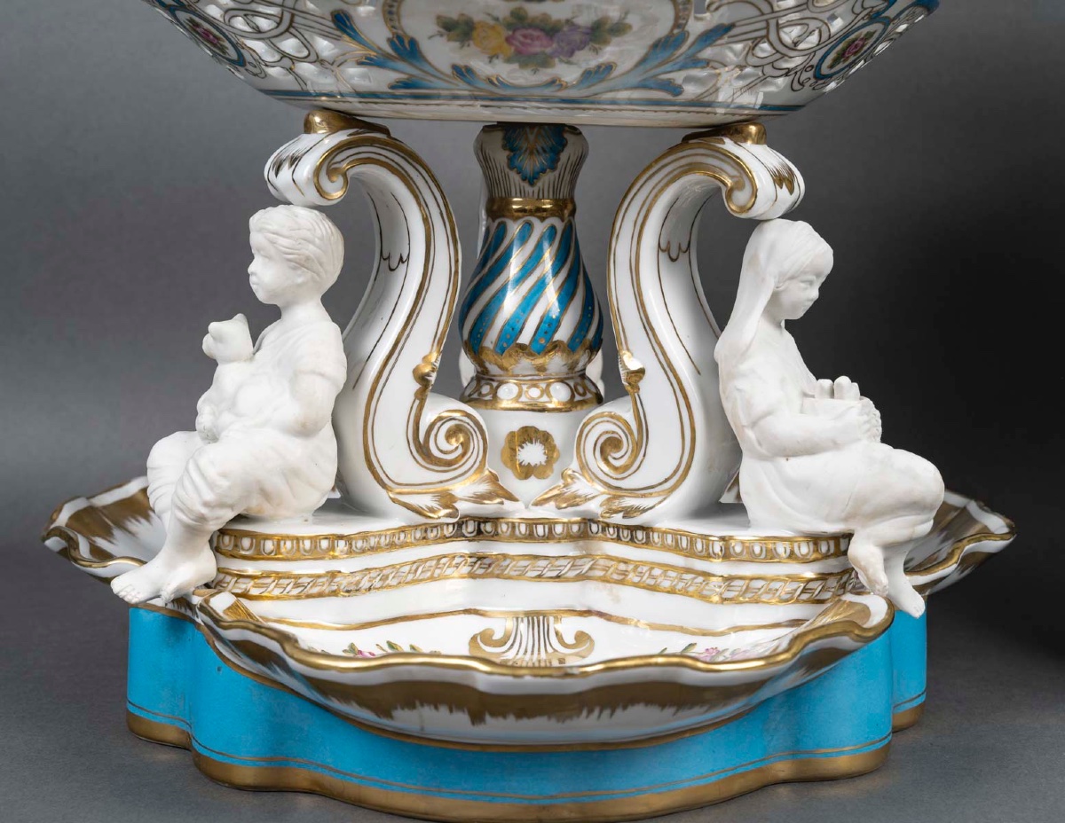 Paire de centres de table en porcelaine; fin XIXè siècle -photo-5