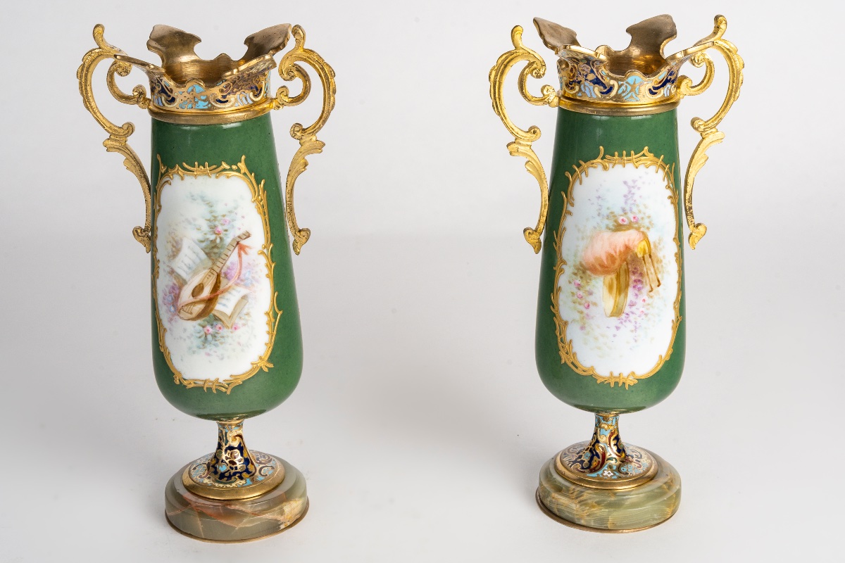 A Pair Of Porcelain And Cloisonné Bronze Vases, Late 19th Century -photo-8