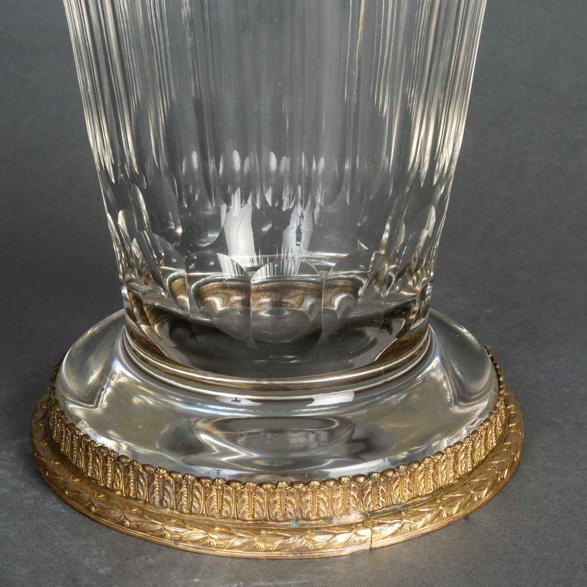 Cristal une paire de grands vases en cristal, ornementation en bronze doré, fin XIXème siècle -photo-7
