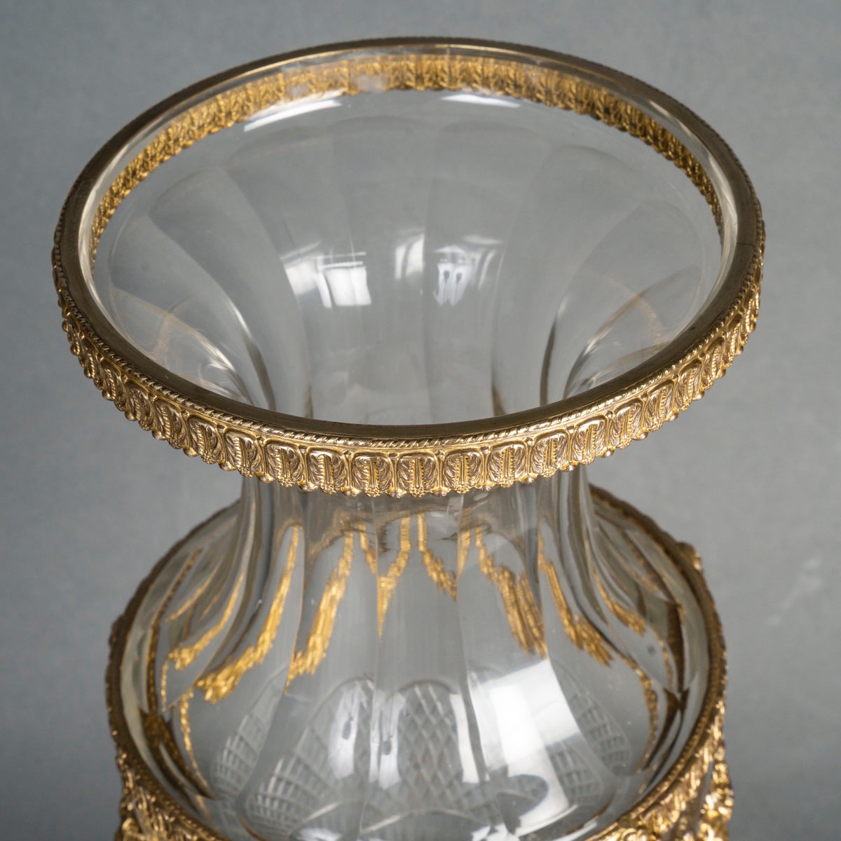 Cristal une paire de grands vases en cristal, ornementation en bronze doré, fin XIXème siècle -photo-8