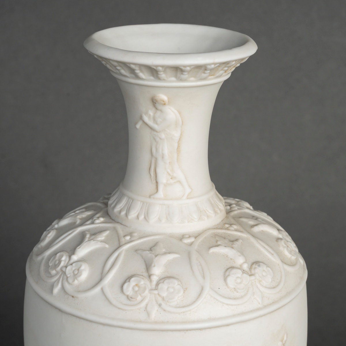 Une paire de vases en porcelaine de biscuit, fin XIXème siècle -photo-6