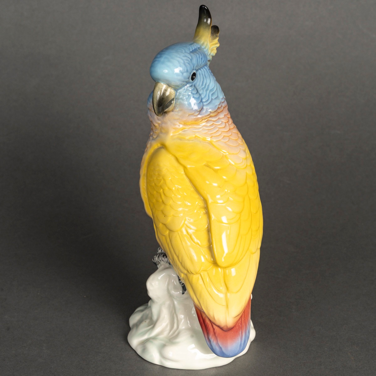 A Porcelain Parrot Sculpture, Early 20th Century -photo-3