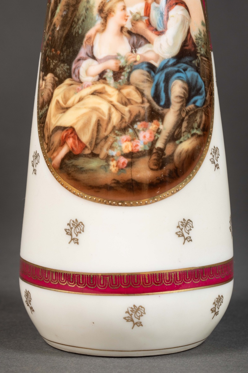 Une paire de vases en porcelaine, fin XIXème siècle -photo-3