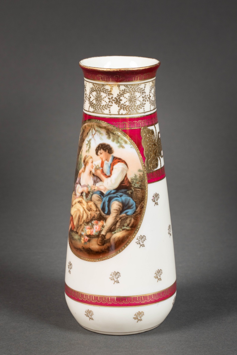 Une paire de vases en porcelaine, fin XIXème siècle -photo-4