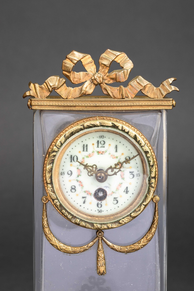 Une garniture de cheminée en cristal et bronze doré, fin XIXème siècle -photo-4