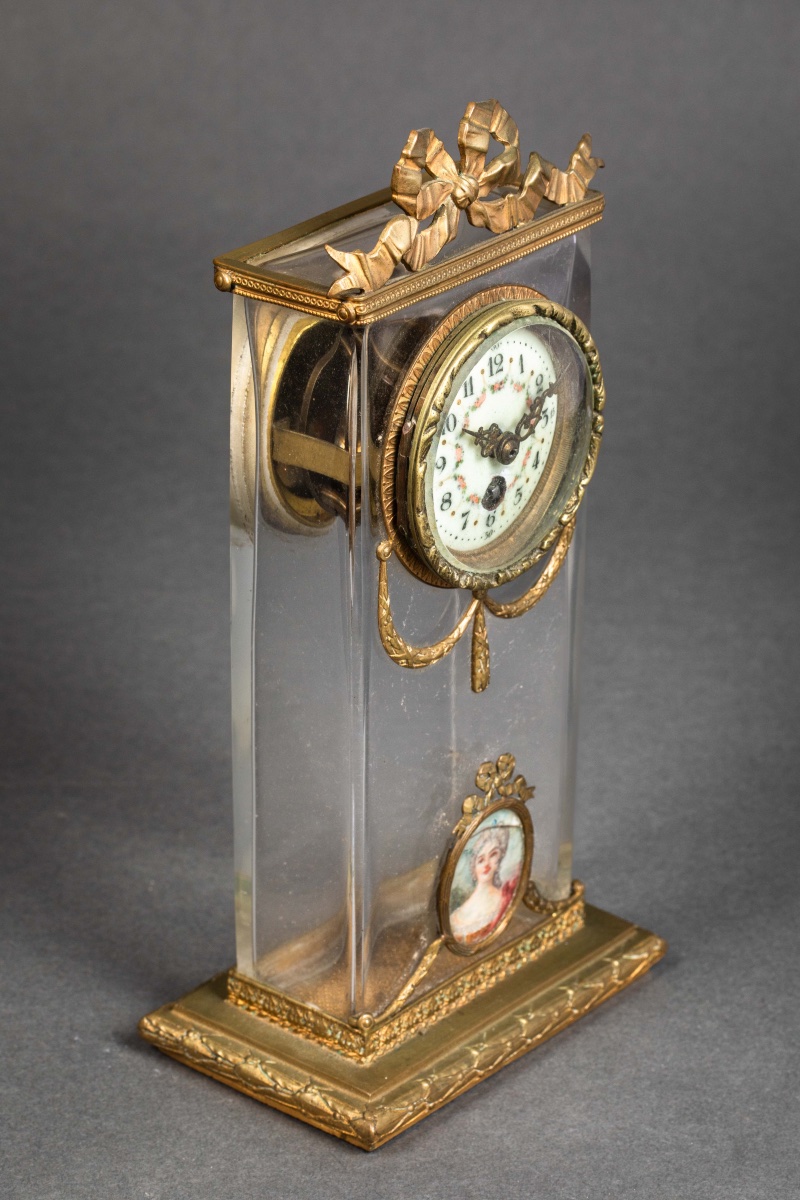 Une garniture de cheminée en cristal et bronze doré, fin XIXème siècle -photo-3