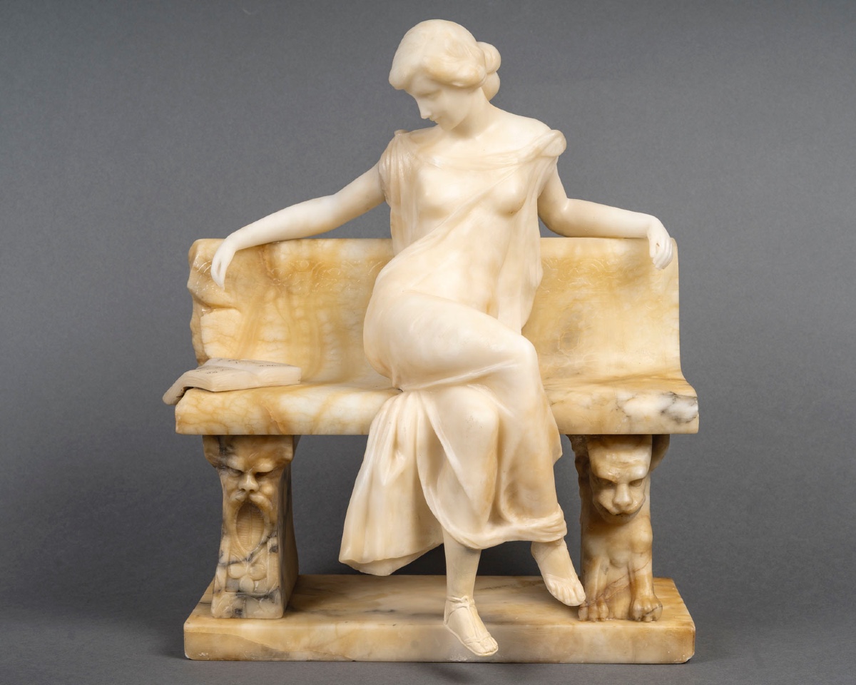 Une sculpture en albâtre, début XXème siècle