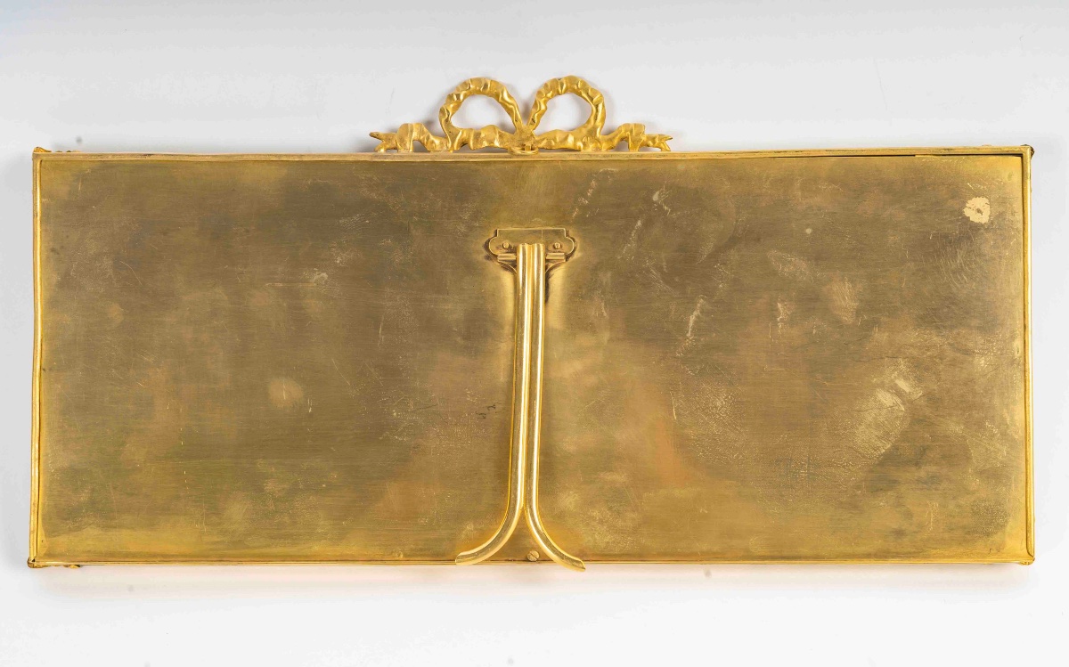 Un cadre photo en bronze doré de style louis XVI, fin XIXème siècle -photo-8