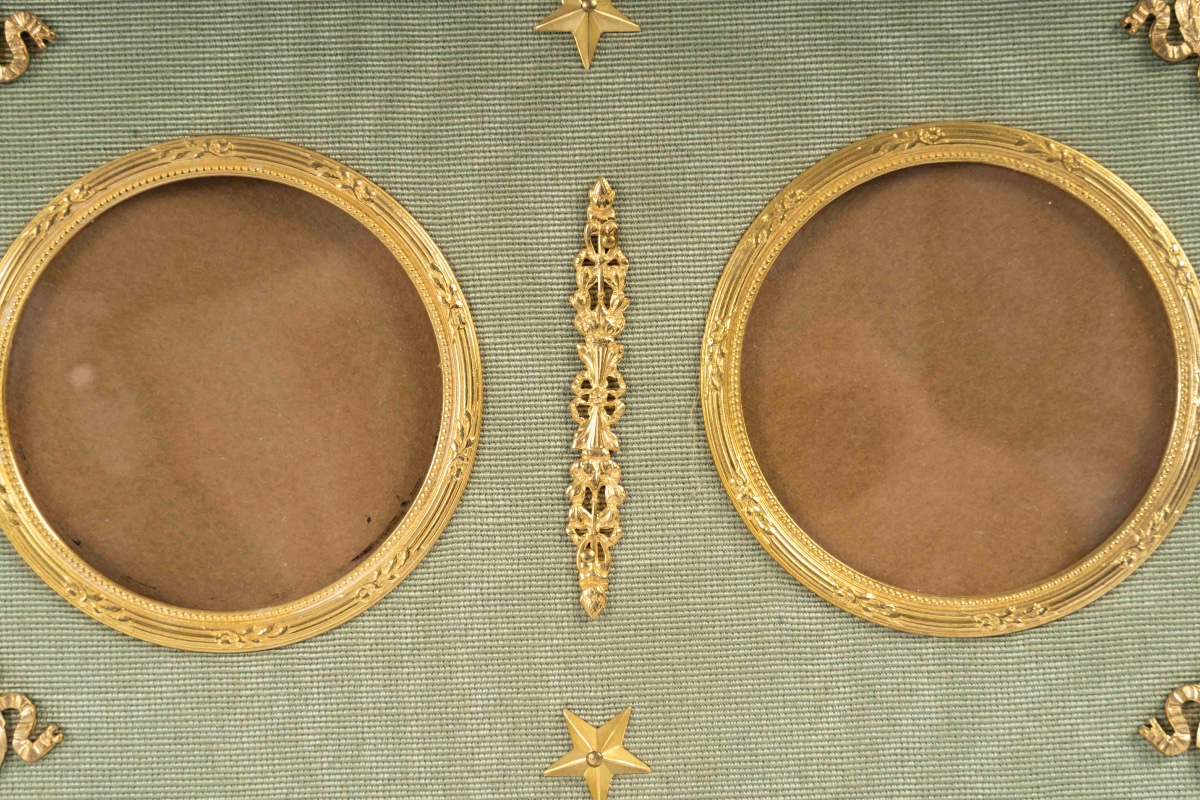 Un cadre photos double, de style louis XVI, fin XIXème siècle -photo-2