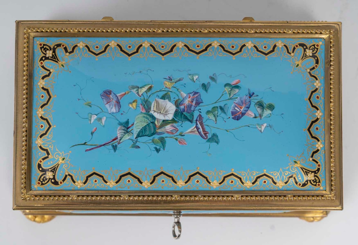 Un coffret à bijoux en bronze doré et émail, fin XIXème siècle -photo-6
