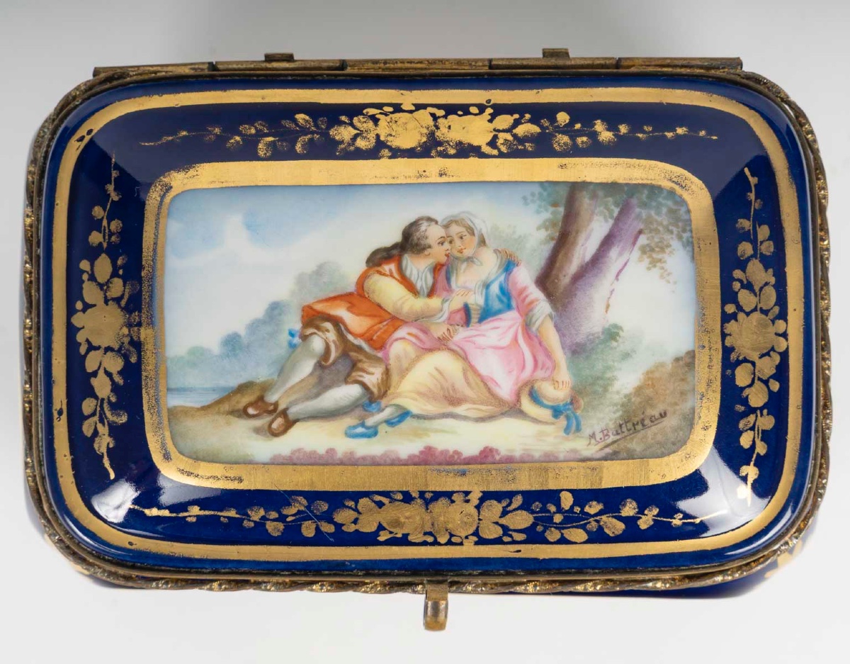 A Sèvres Porcelain Jewelry Box, Late 19th Century -photo-3