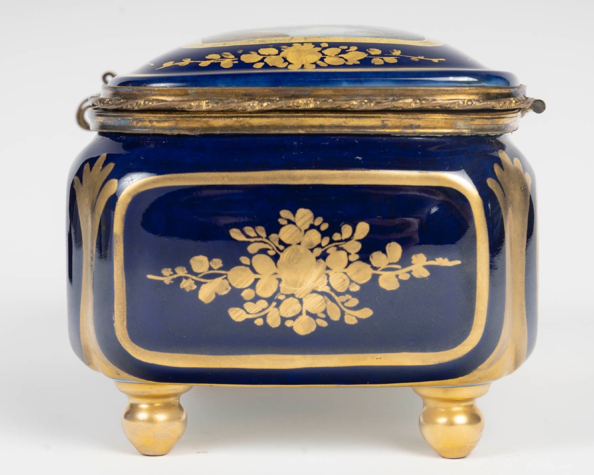 A Sèvres Porcelain Jewelry Box, Late 19th Century -photo-6