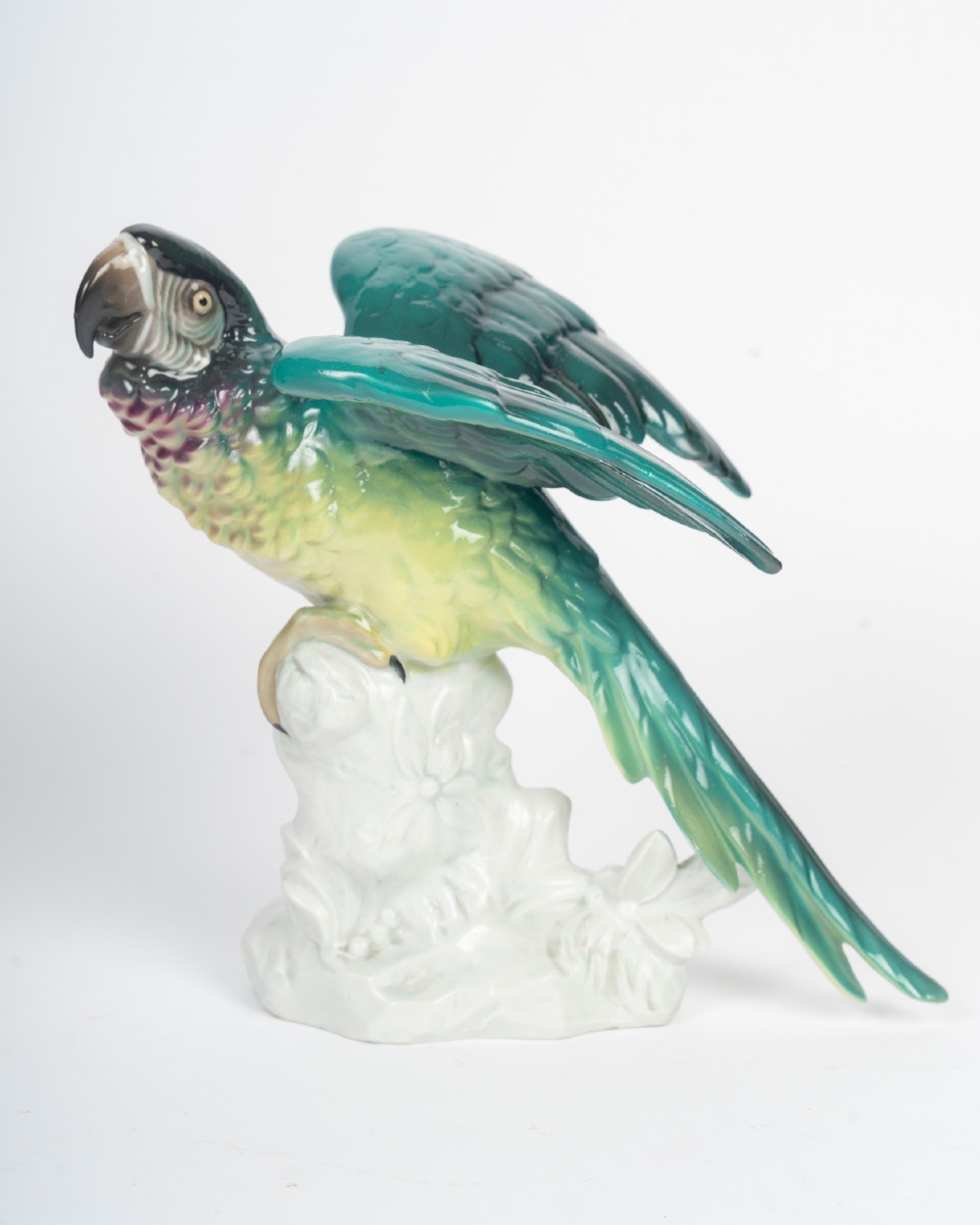 A Porcelain Sculpture Unter Weiss, Saxe, Early 20th Century 