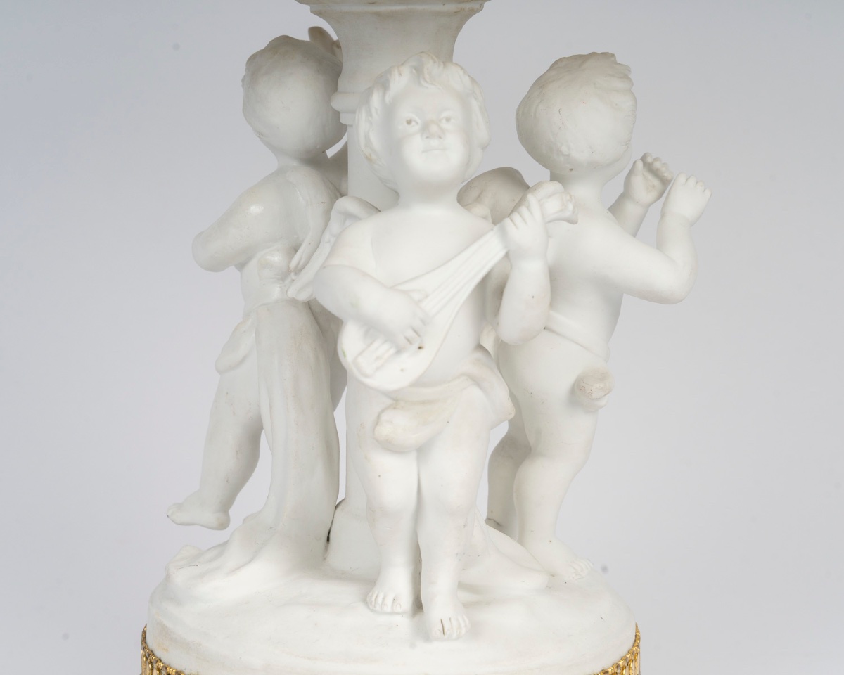 A Porcelain And Biscuit Porcelain Bowl, Late 19th Century -photo-2