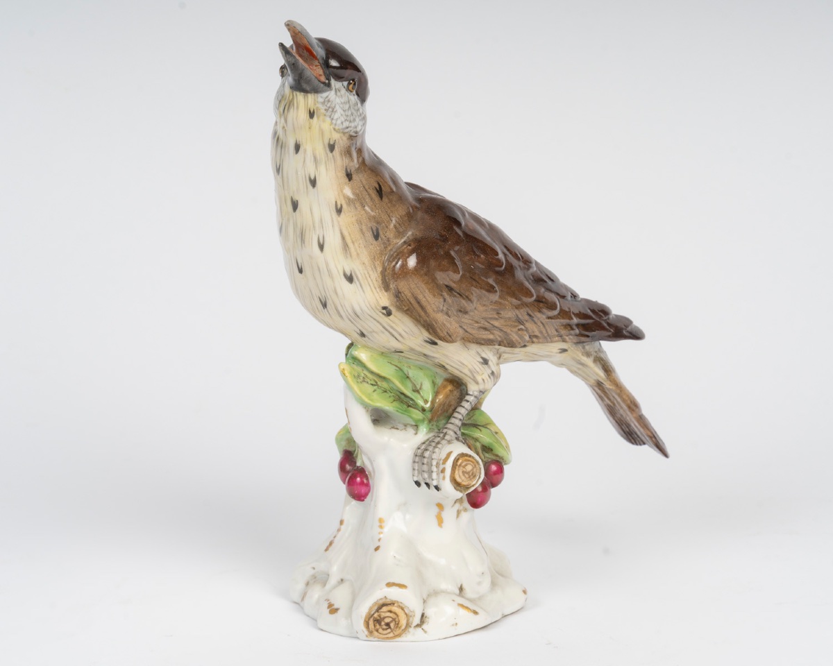 A Porcelain Parrot Figurine, Early 20th Century -photo-4