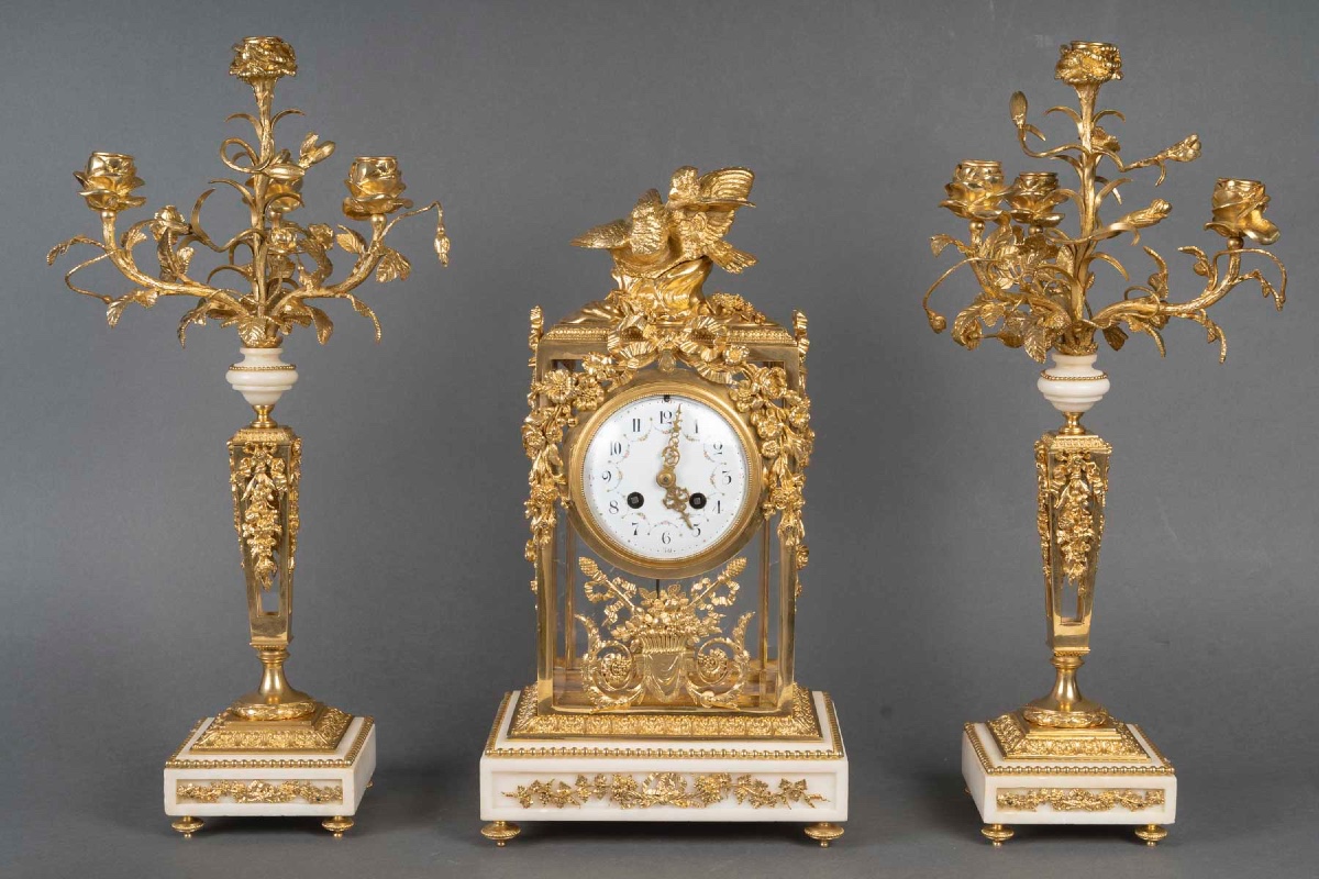 A 19th-century Fireplace Set In Gilt Bronze And White Marble 