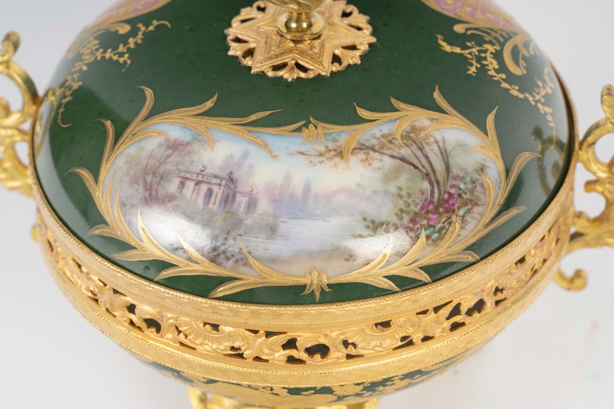 Une bonbonnière en porcelaine, sèvres XIXème siècle -photo-5