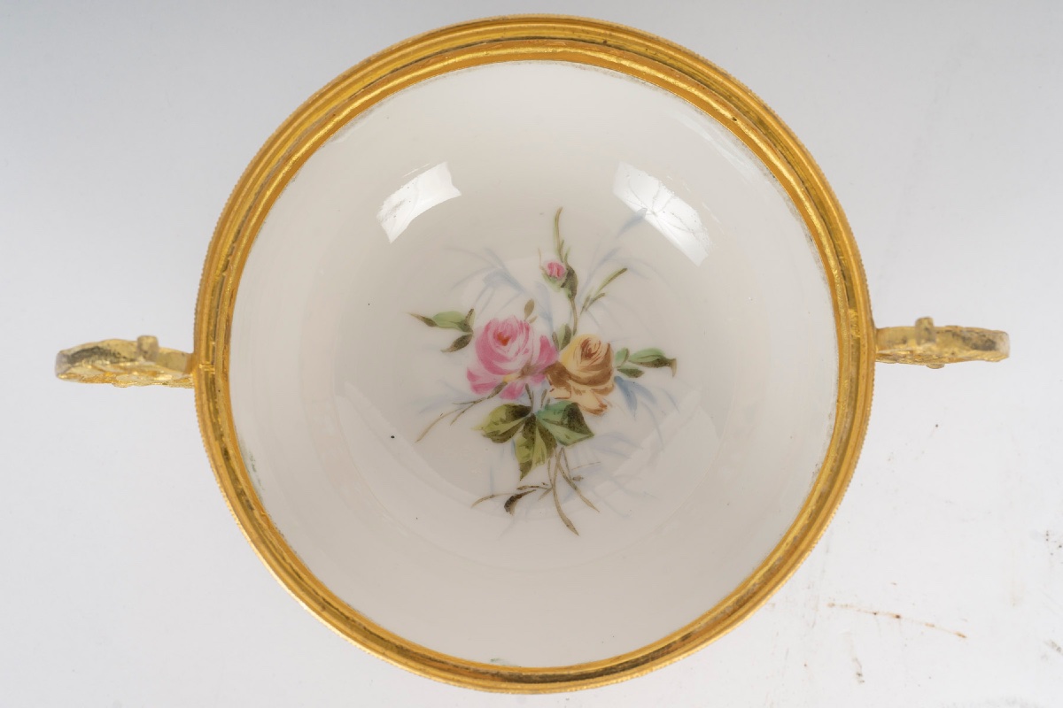 Une bonbonnière en porcelaine, sèvres XIXème siècle -photo-7