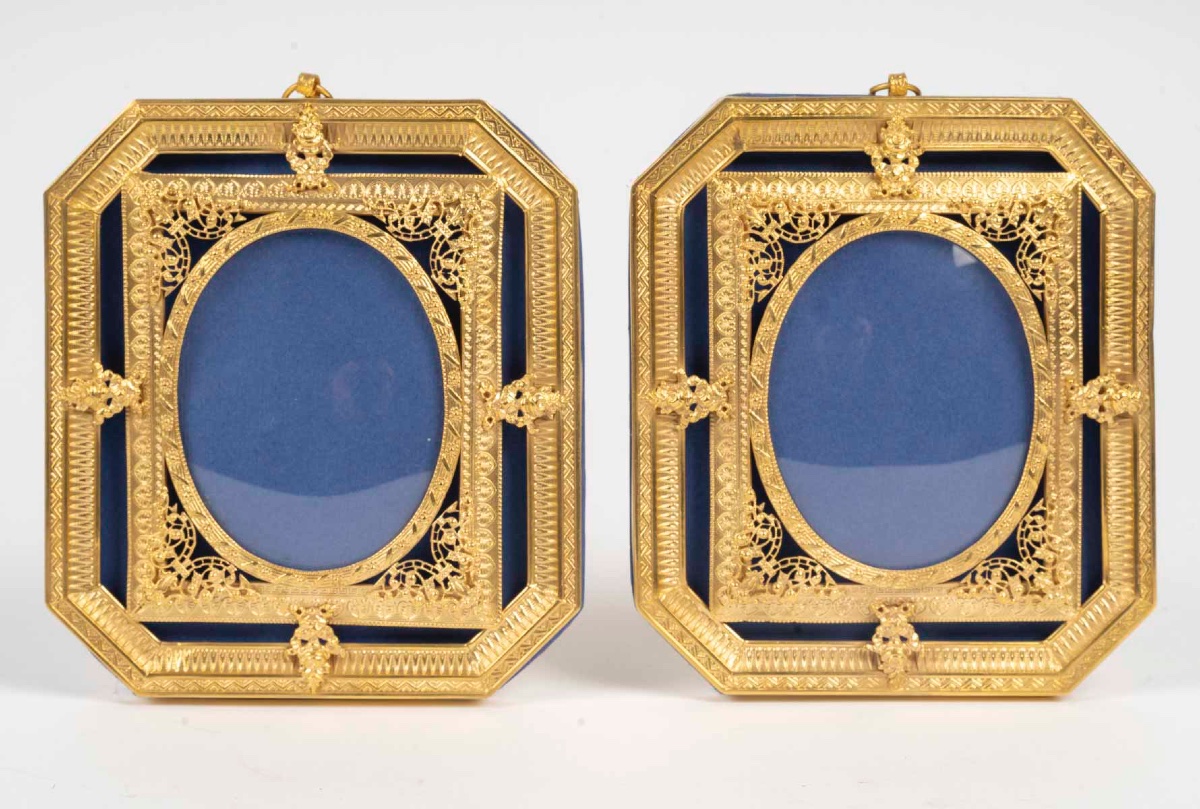Une paire de cadres photos en bronze doré, fin XIXème siècle -photo-2