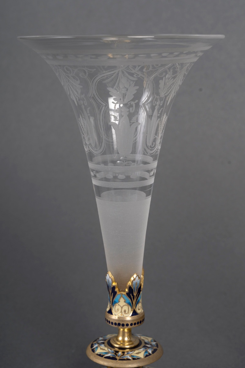 Une paire de flûtes en cristal et base en bronze cloisonné, fin XIXème siècle -photo-3