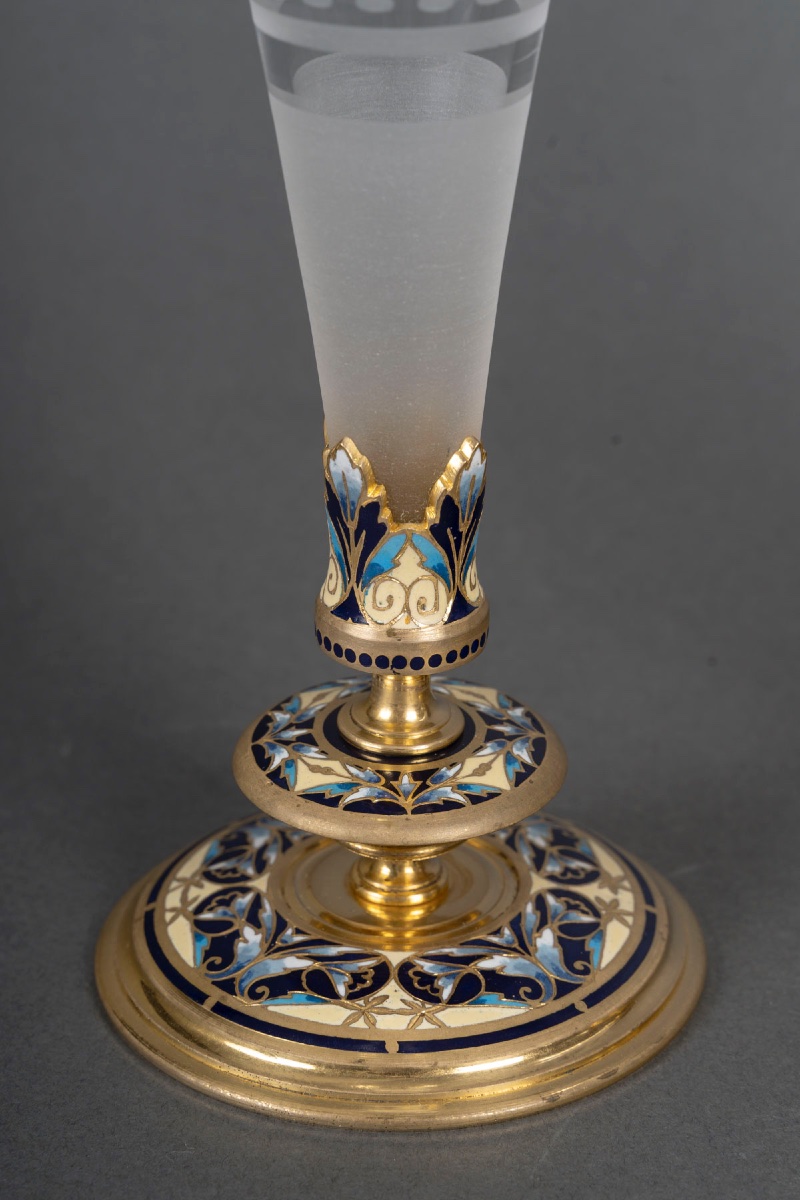 Une paire de flûtes en cristal et base en bronze cloisonné, fin XIXème siècle -photo-2