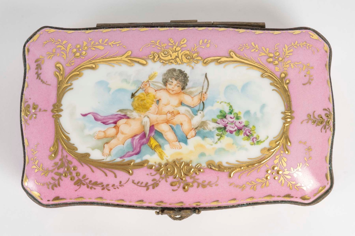 Miniature petite boite à bijoux en porcelaine de sèvres, fin XIXème siècle -photo-2