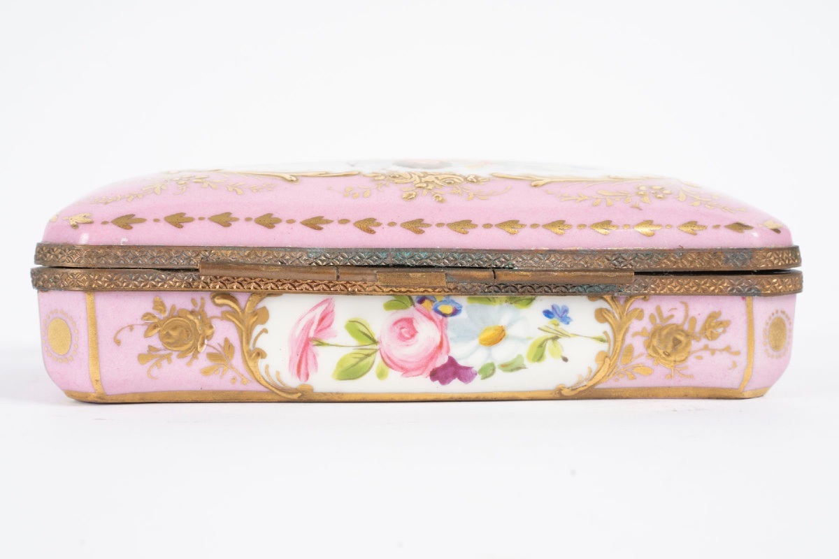 Miniature petite boite à bijoux en porcelaine de sèvres, fin XIXème siècle -photo-6