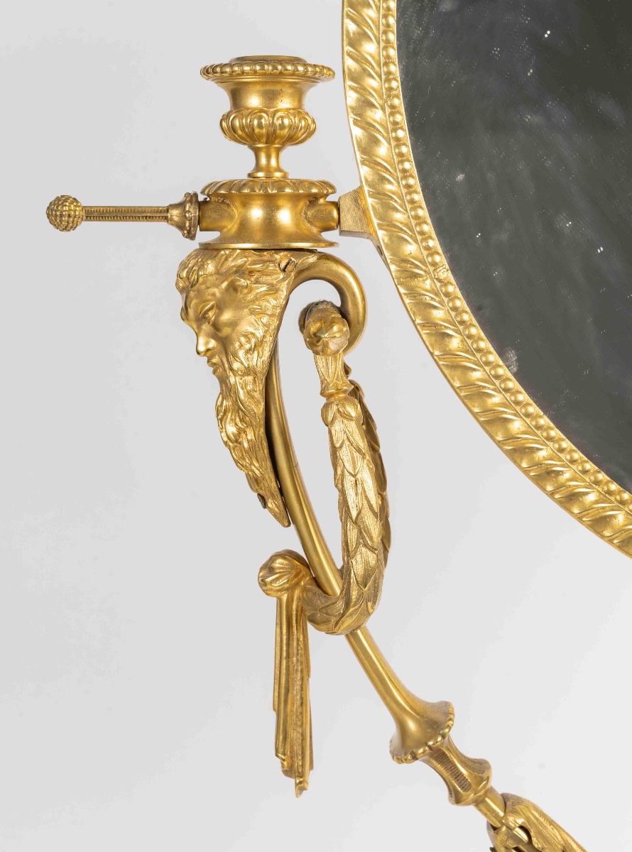 Un grand miroir de table en bronze dore et sculpture en porcelaine, fin XIXème siècle -photo-2