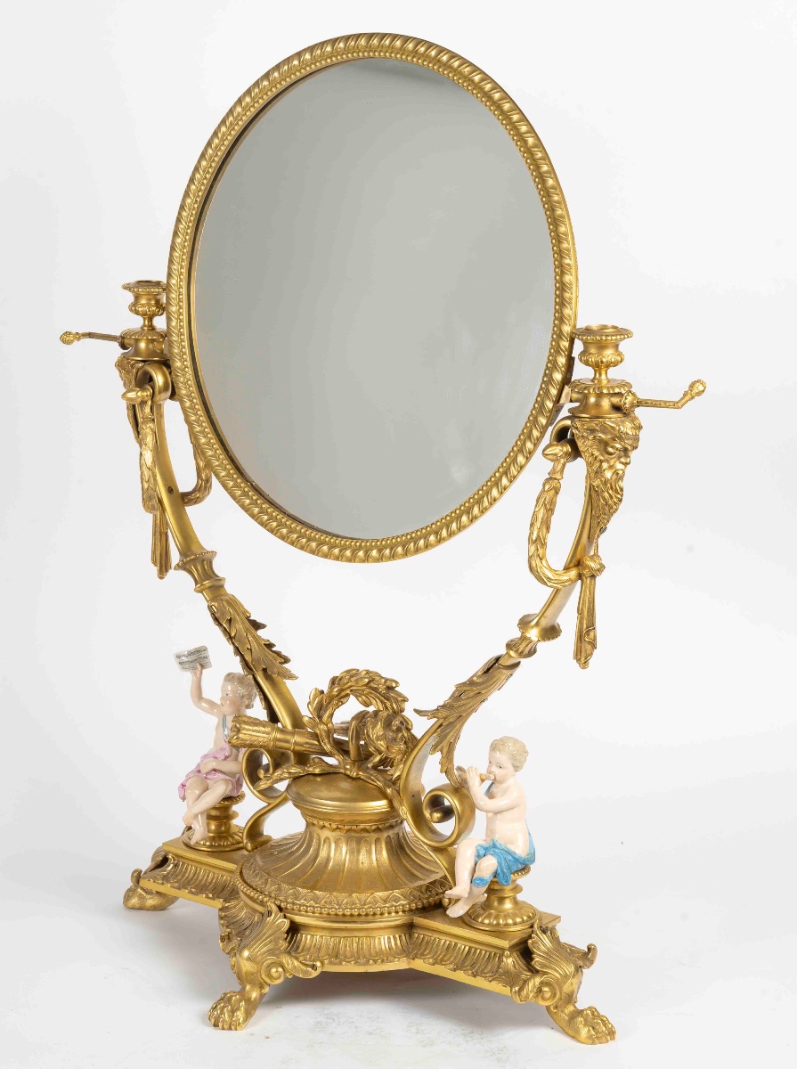 Un grand miroir de table en bronze dore et sculpture en porcelaine, fin XIXème siècle -photo-6