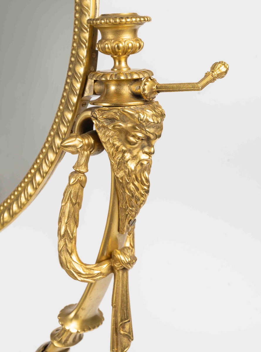 Un grand miroir de table en bronze dore et sculpture en porcelaine, fin XIXème siècle -photo-7