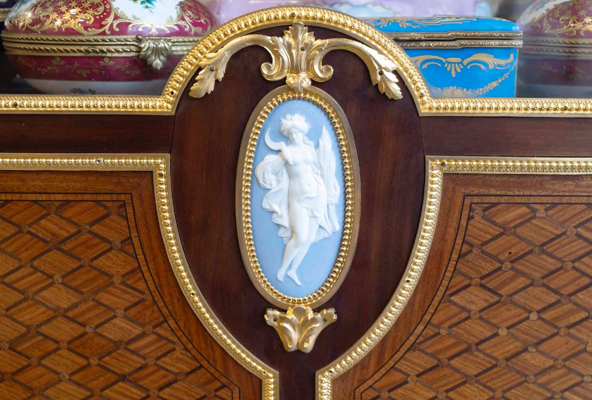 Une Vitrine de style Louis XVI, fin XIXème siècle -photo-6
