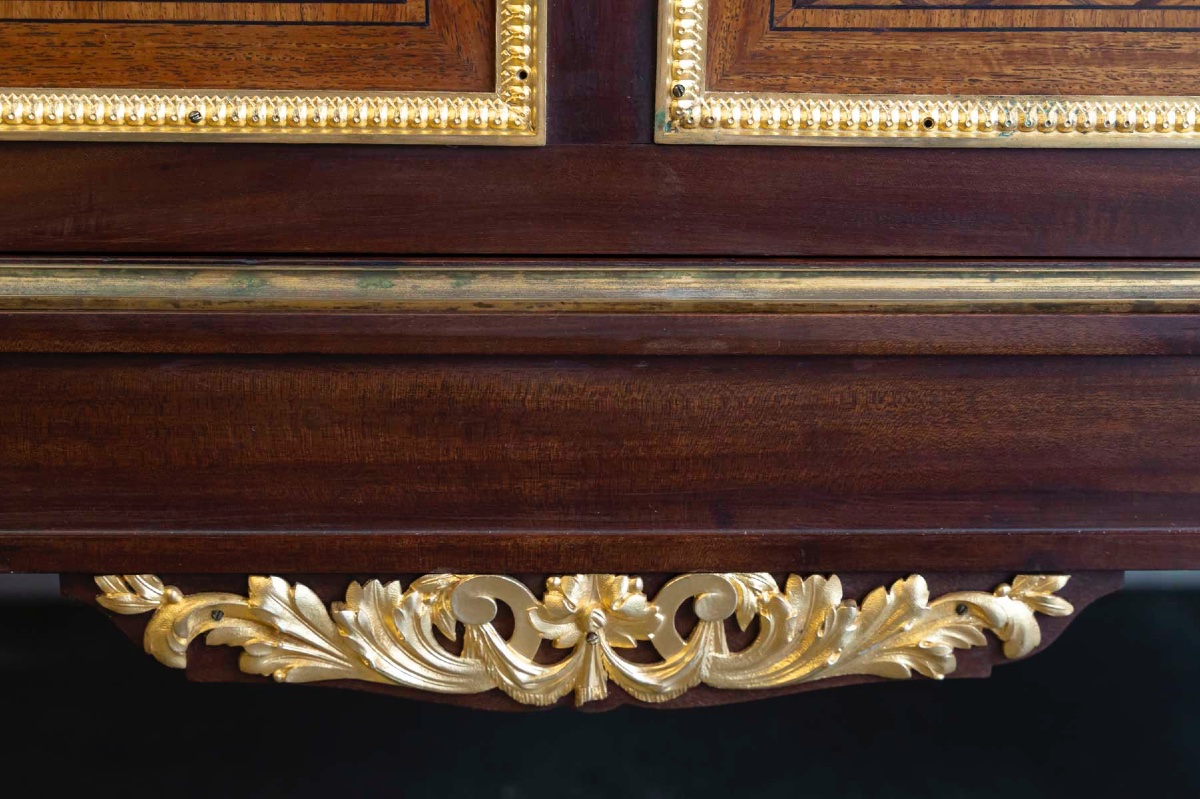 Une Vitrine de style Louis XVI, fin XIXème siècle -photo-7