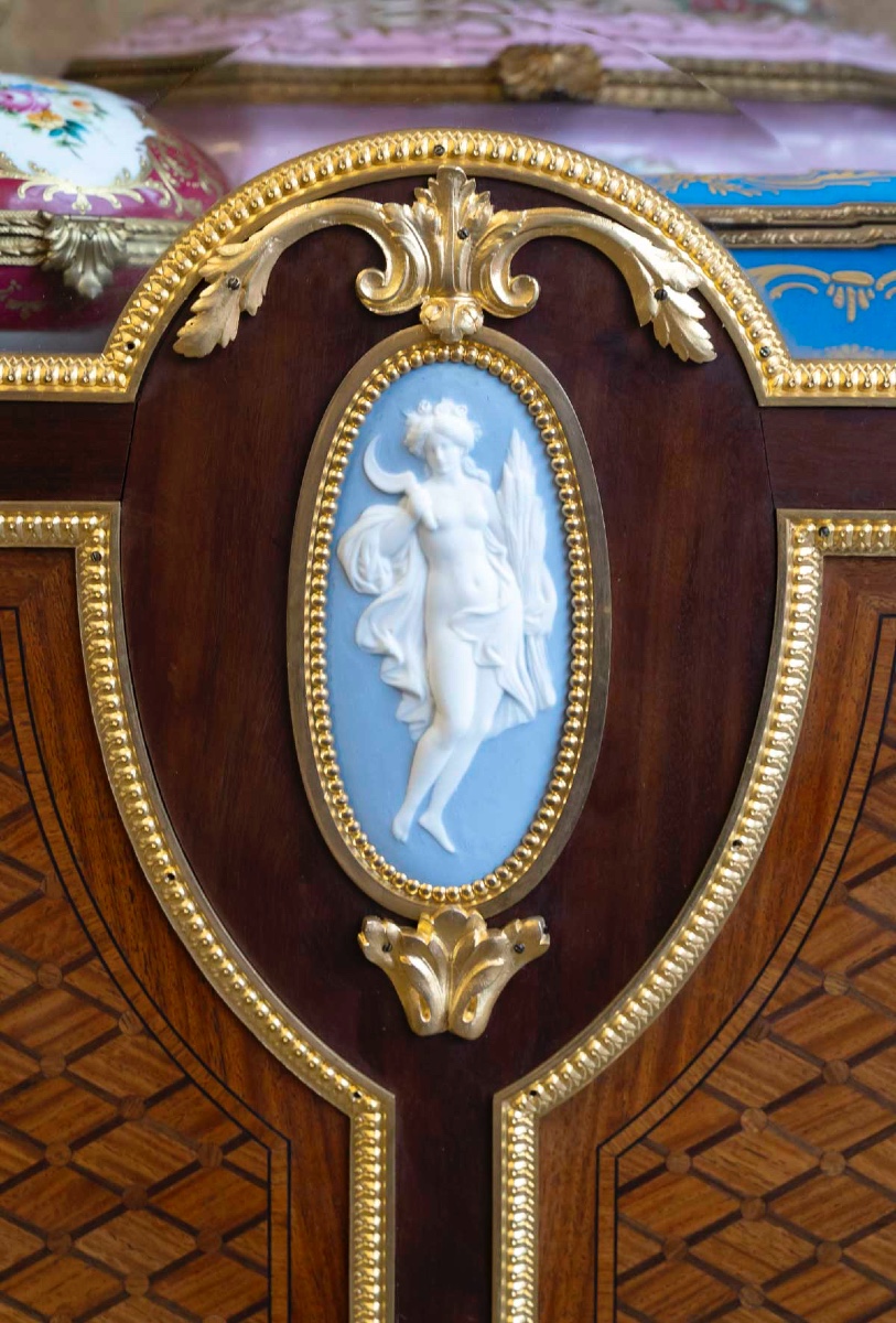 Une Vitrine de style Louis XVI, fin XIXème siècle -photo-4