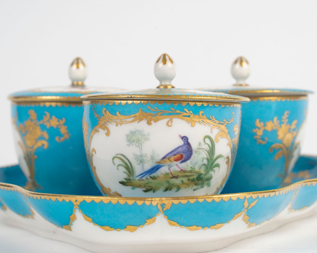 A Sèvres Porcelain Creamer, 18th Century -photo-4