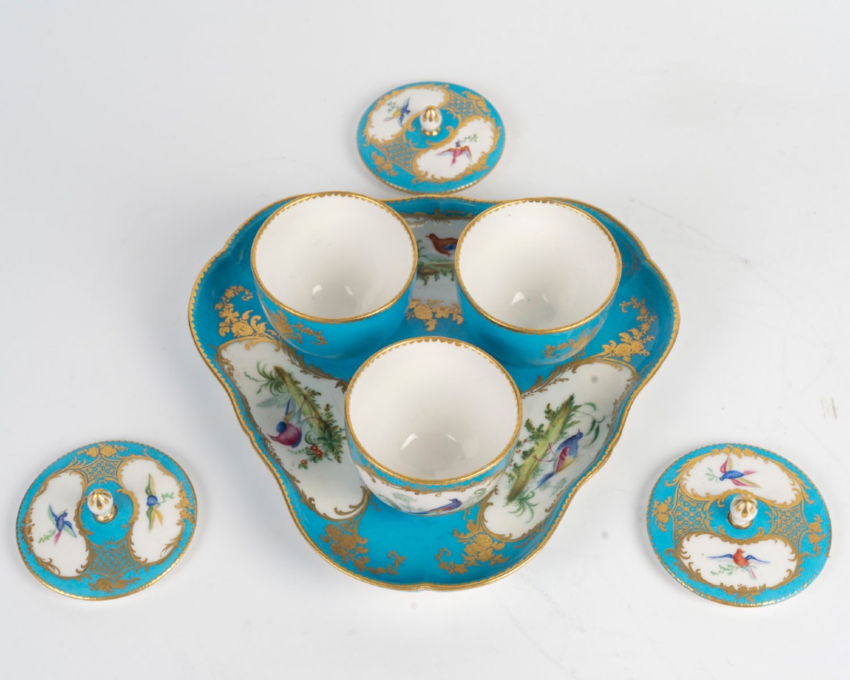 A Sèvres Porcelain Creamer, 18th Century -photo-3