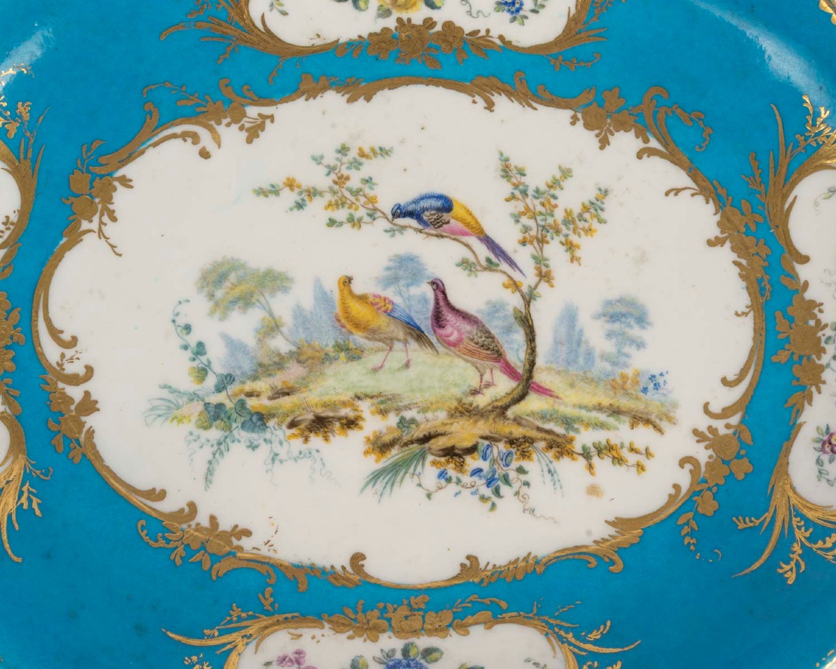 A Sèvres Porcelain Cup, 18th Century -photo-2