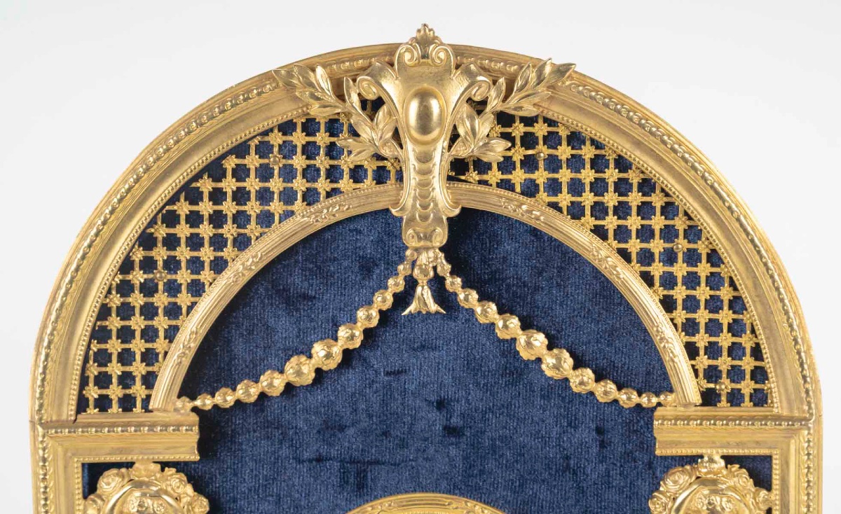 Un cadre en bronze doré de style Napoléon III, fin XIXème siècle -photo-2