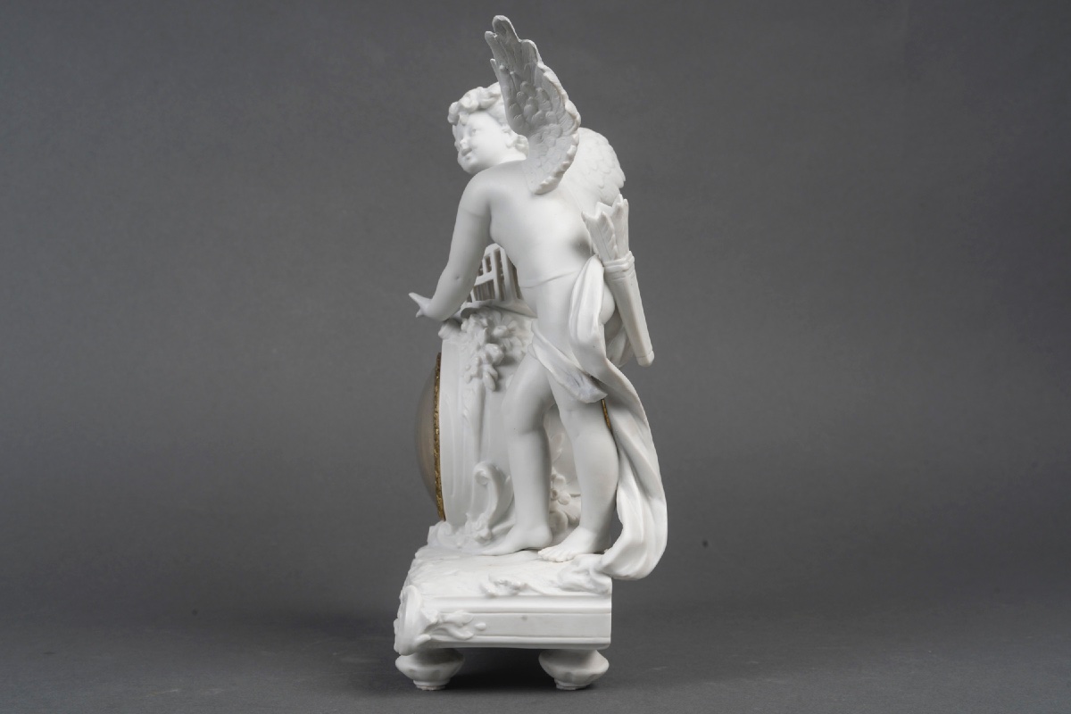 A Late 19th-century Biscuit Porcelain Clock -photo-4