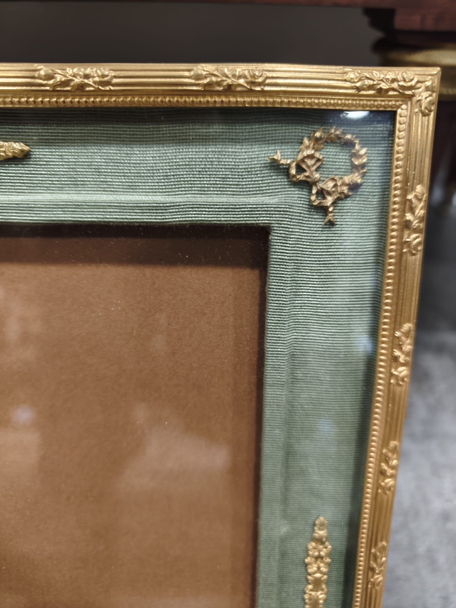 A Large Louis XVI Style Gilt Bronze Photo Frame, Late 19th Century -photo-3